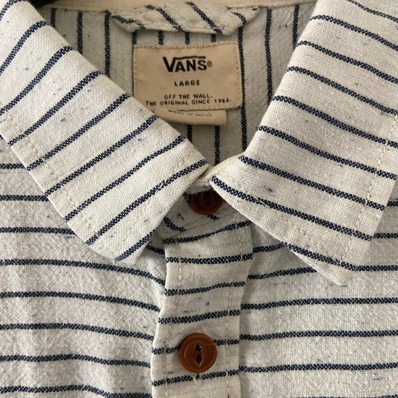 Vans Large Button Down Wood Buttons - Picture 2 of 4